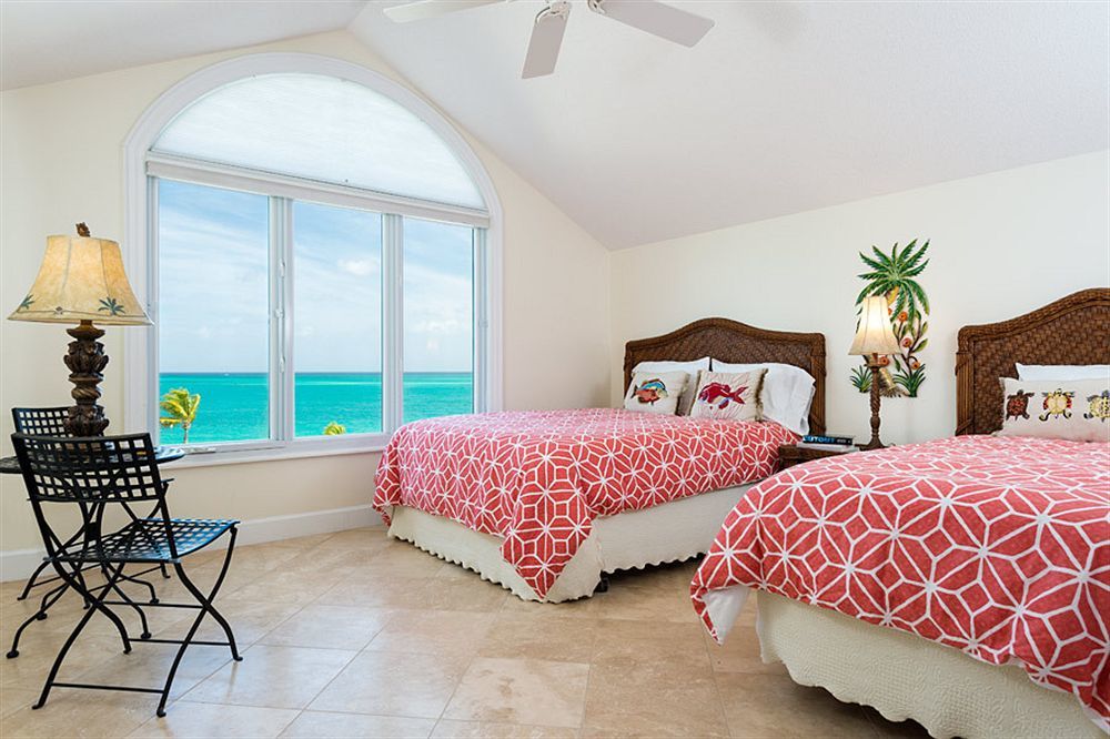Grandview On Grace Bay Hotel Exterior photo