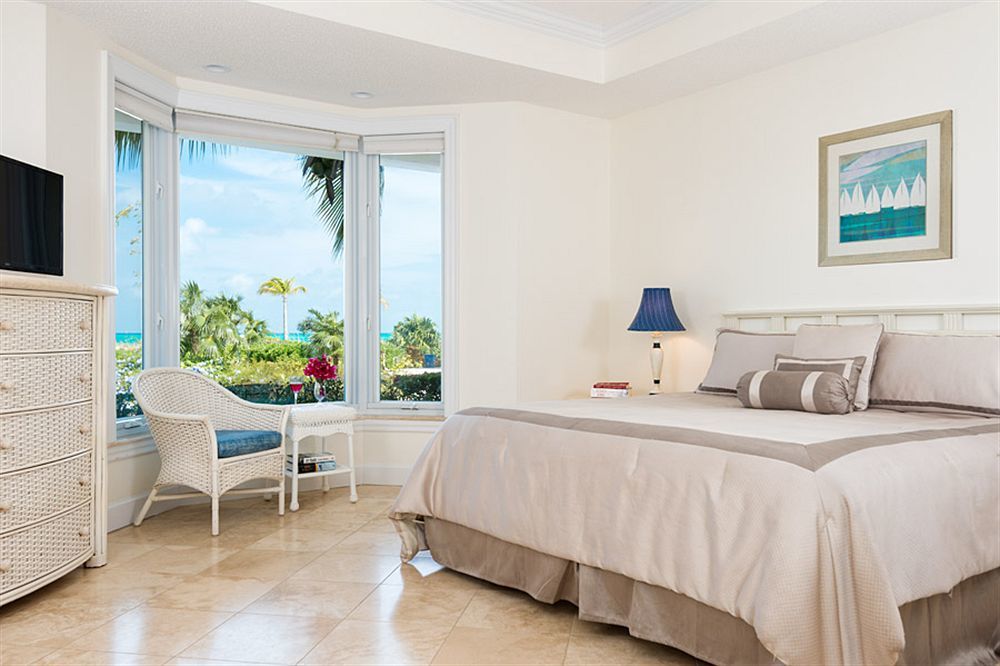 Grandview On Grace Bay Hotel Exterior photo