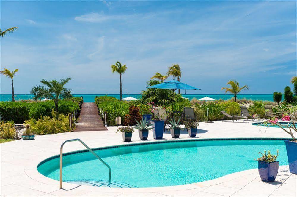 Grandview On Grace Bay Hotel Exterior photo