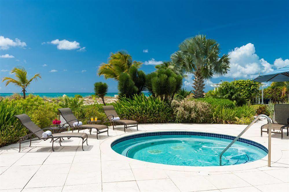 Grandview On Grace Bay Hotel Exterior photo