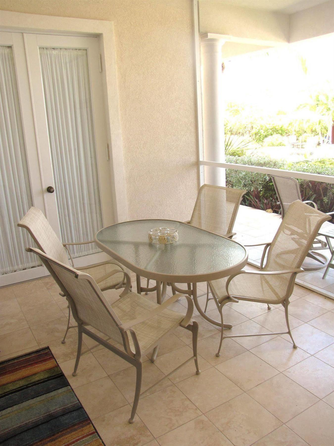 Grandview On Grace Bay Hotel Exterior photo